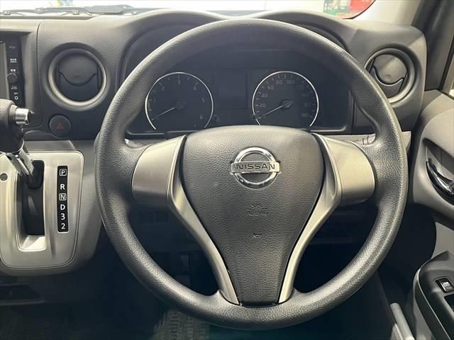 Nissan NV350 Caravan 2018-09 193546-24