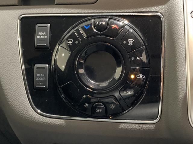 Nissan NV350 Caravan 2018-09 193546-28