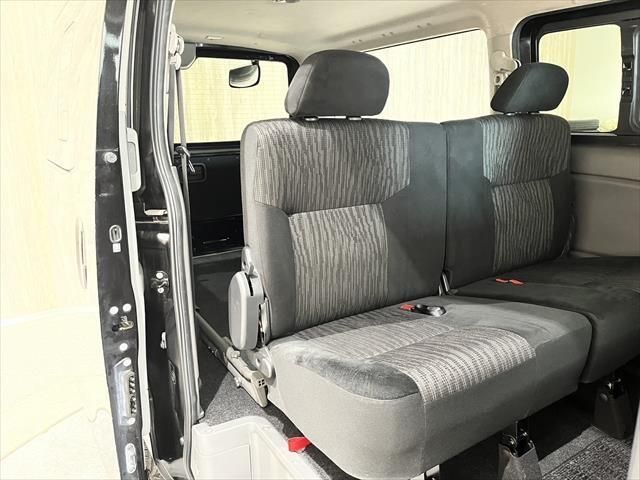 Nissan NV350 Caravan 2018-09 193546-20