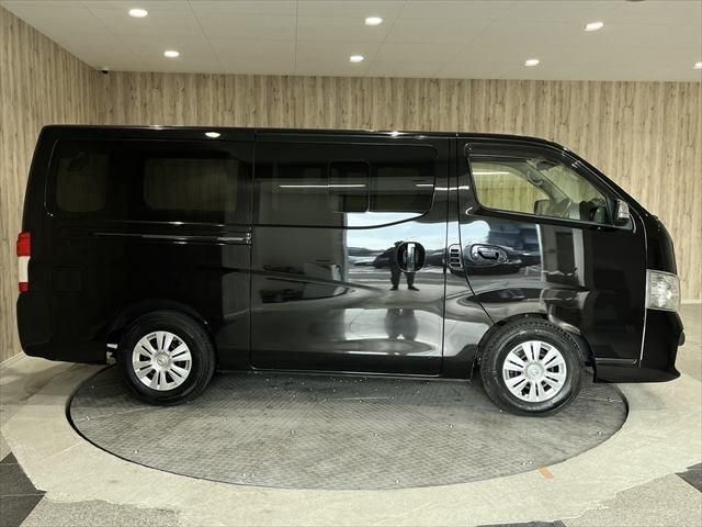 Nissan NV350 Caravan 2018-09 193546-3