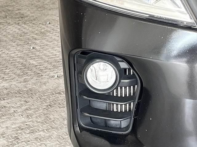 Nissan NV350 Caravan 2018-09 193546-11