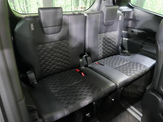 Toyota VOXY 2022-04 5486-9