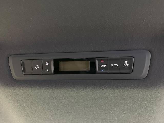Toyota NOAH 2020-09 18617-7