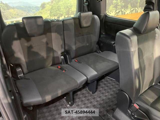 Toyota NOAH 2019-10 279517-10