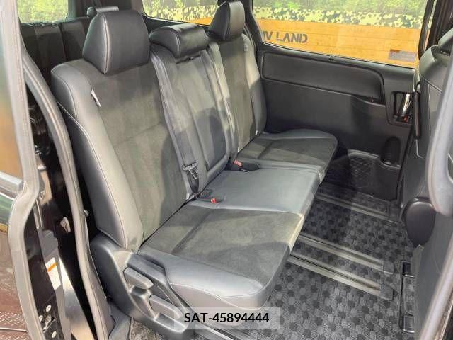 Toyota NOAH 2019-10 279517-9