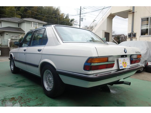 Bmw 5 SERIES 1983-10 637-5