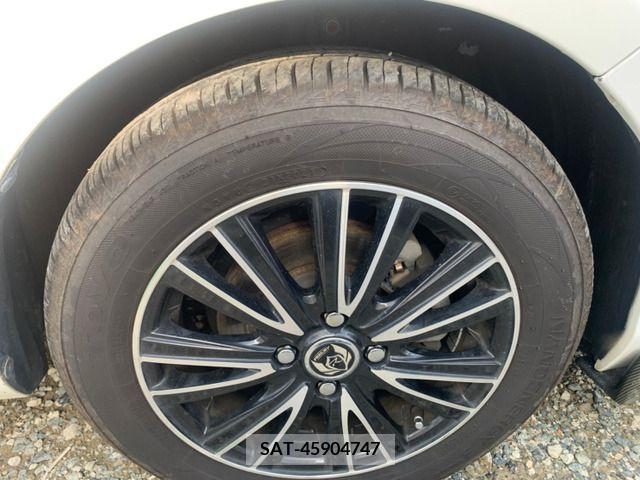 Toyota AQUA 2013-01 212604-17
