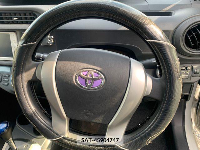 Toyota AQUA 2013-01 212604-18