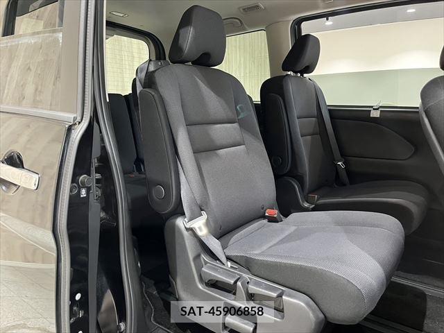Nissan SERENA 2018-12 324952-7