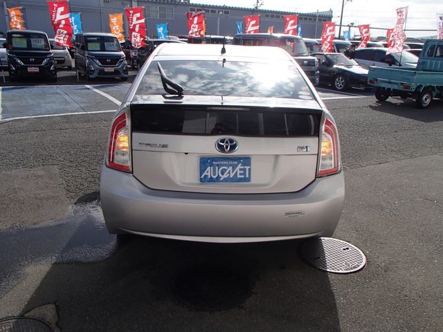 Toyota PRIUS 2015-01 25045-6