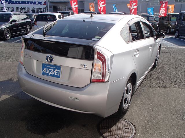 Toyota PRIUS 2015-01 25045-1