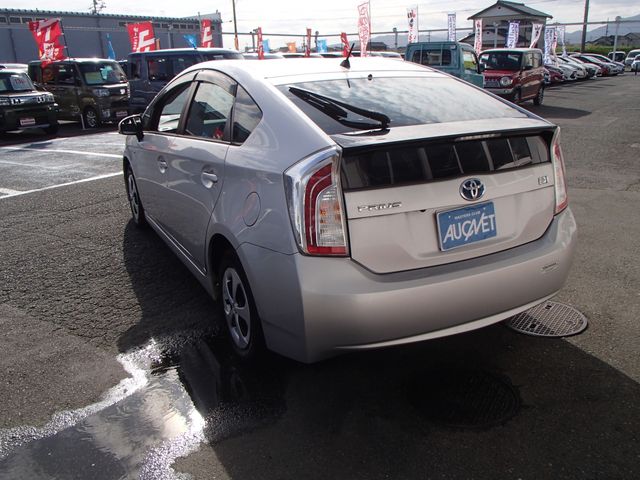 Toyota PRIUS 2015-01 25045-5