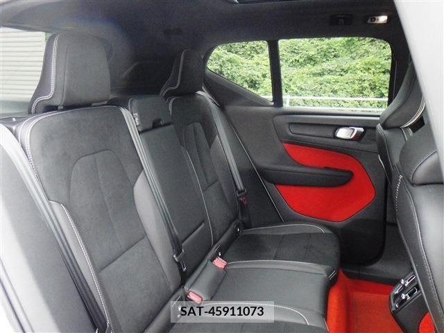 Volvo XC40 2021-08 372911-15