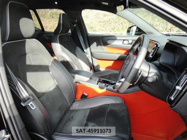 Volvo XC40 2021-08 372911-14
