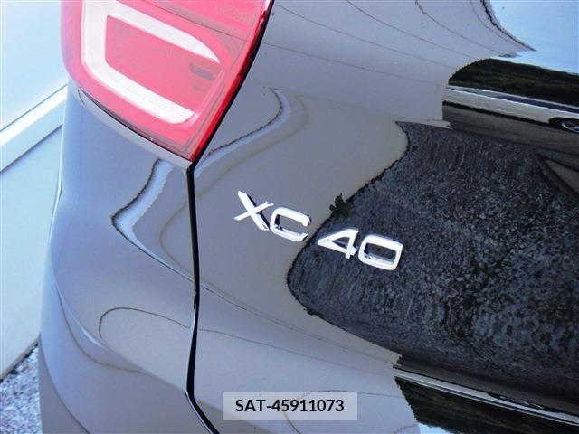 Volvo XC40 2021-08 372911-21