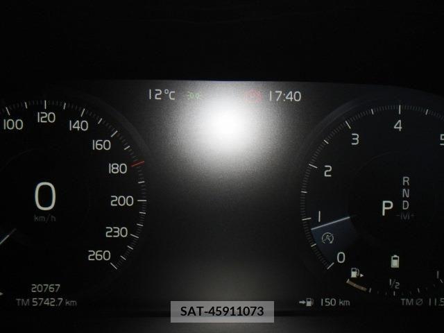 Volvo XC40 2021-08 372911-10