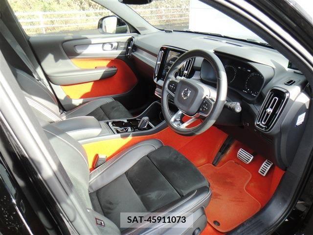 Volvo XC40 2021-08 372911-7
