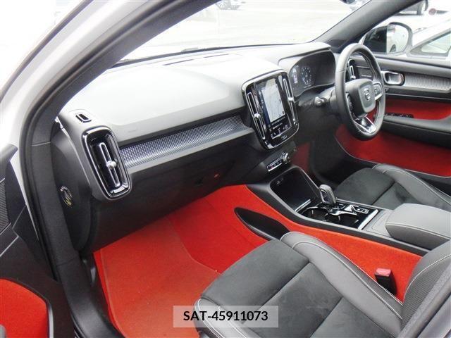 Volvo XC40 2021-08 372911-8