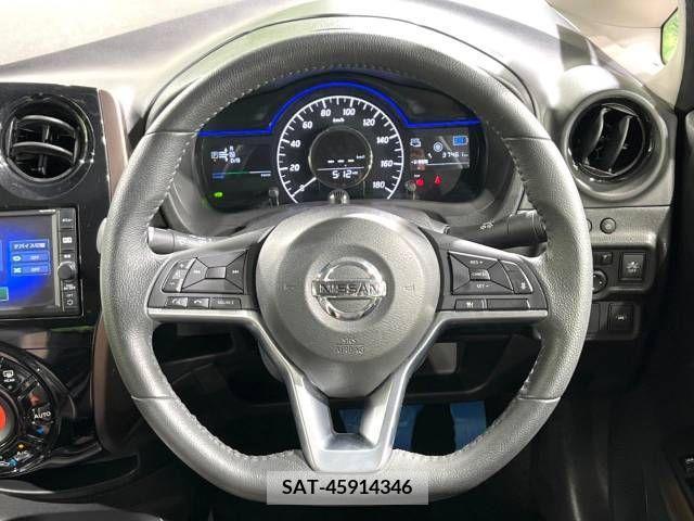 Nissan NOTE 2018-02 279915-11