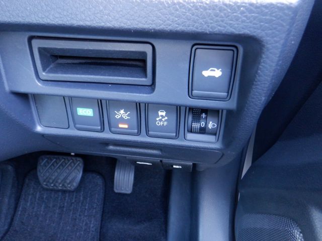 Nissan TEANA 2018-07 4858-9