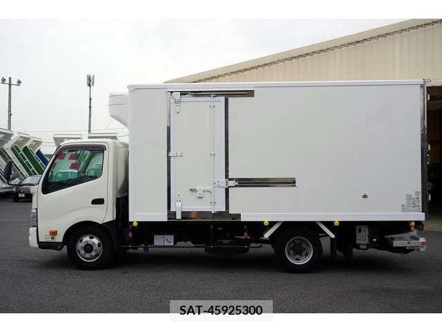 Hino DUTRO 2019-08 267678-2