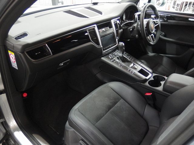 Porsche MACAN 2014-12 185481-25