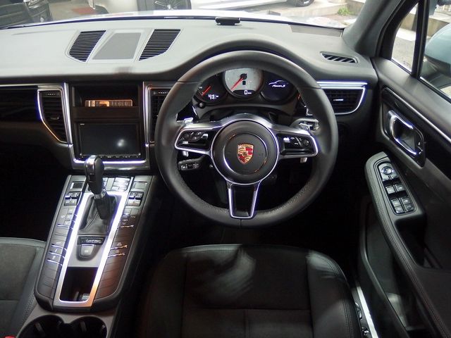 Porsche MACAN 2014-12 185481-20