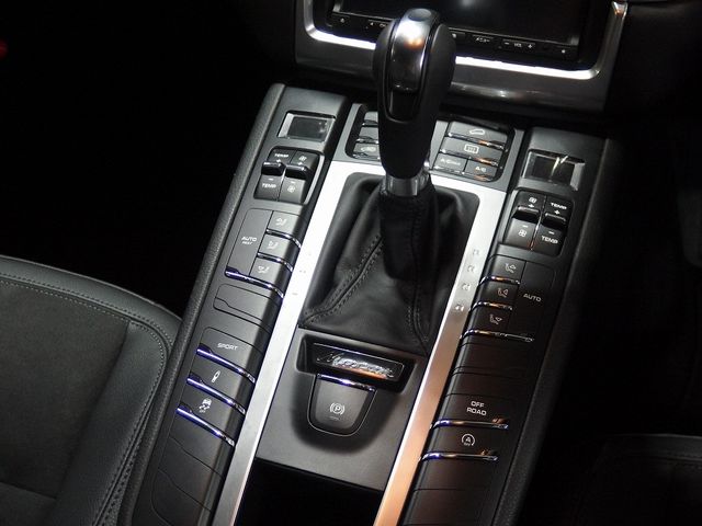 Porsche MACAN 2014-12 185481-18