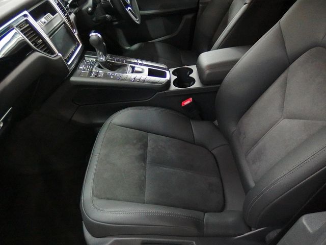 Porsche MACAN 2014-12 185481-26