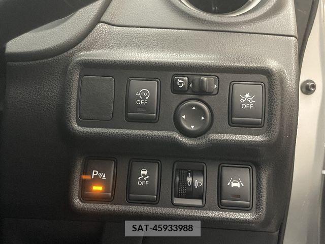 Nissan NOTE 2019-02 327685-23