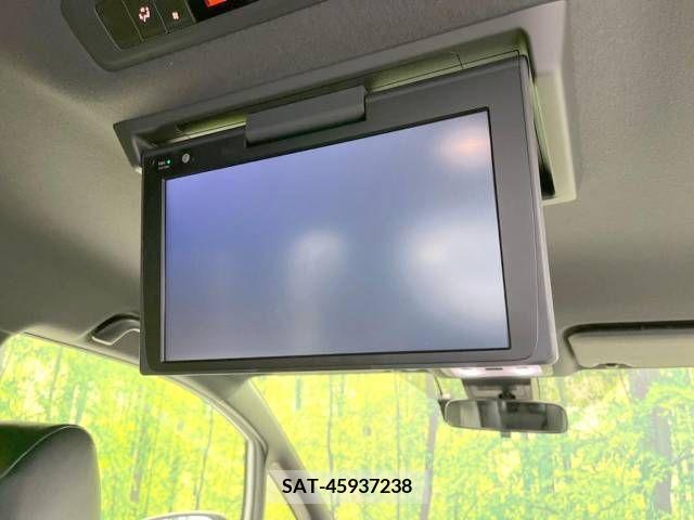 Toyota VOXY 2021-02 212210-3