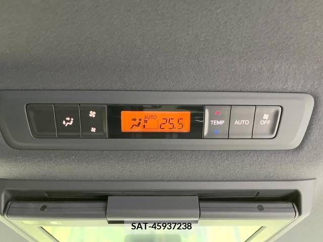 Toyota VOXY 2021-02 212210-5