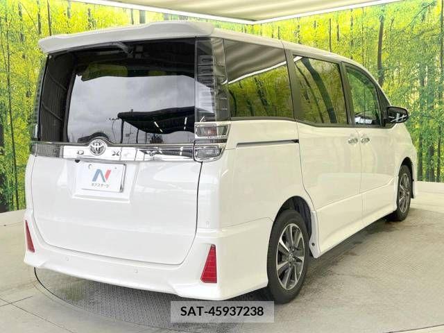 Toyota VOXY 2021-02 212210-18