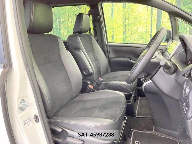 Toyota VOXY 2021-02 212210-8