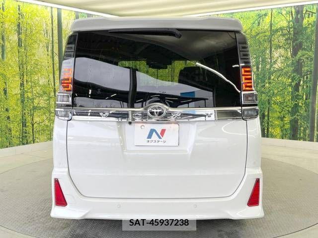 Toyota VOXY 2021-02 212210-16