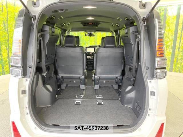 Toyota VOXY 2021-02 212210-11