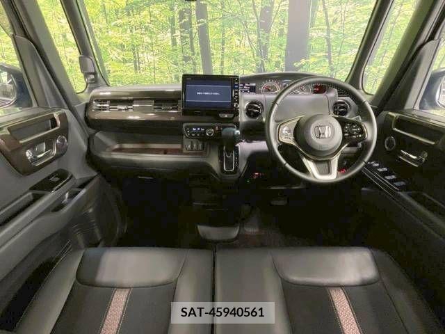 Honda N BOX CUSTOM 2018-03 379473-1