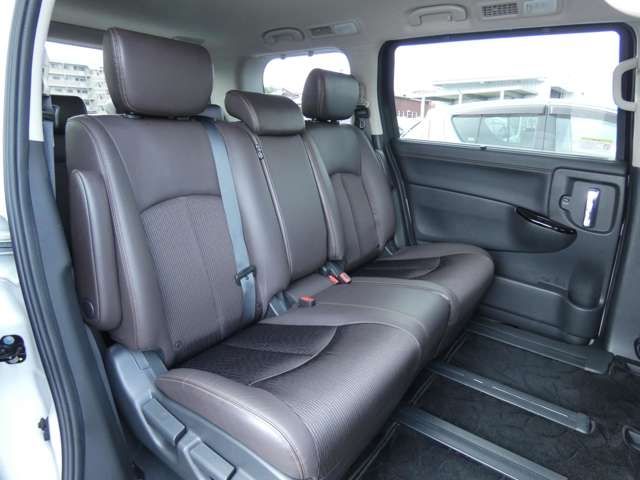 Nissan ELGRAND 2021-01 18068-24