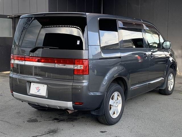 Mitsubishi DELICA D5 2013-06 20030-15