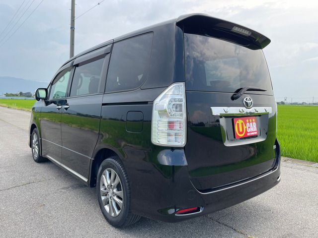 Toyota VOXY 2013-10 7403-4