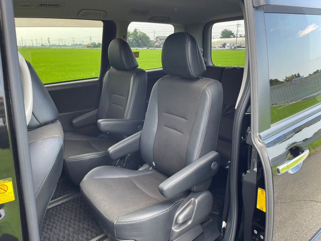 Toyota VOXY 2013-10 7403-7