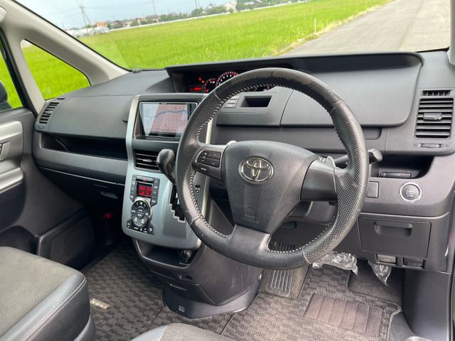 Toyota VOXY 2013-10 7403-17