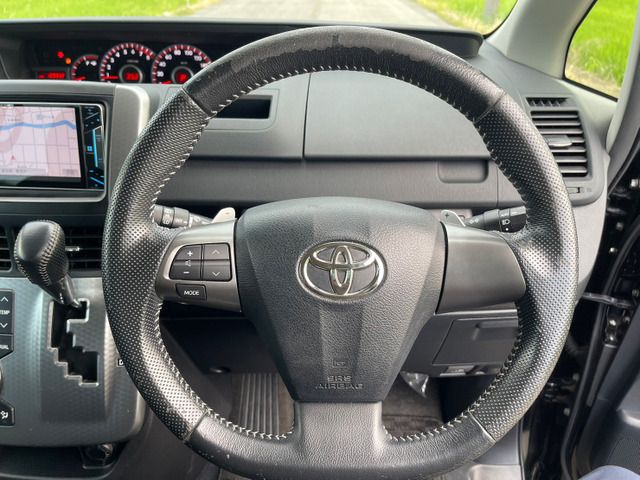 Toyota VOXY 2013-10 7403-18