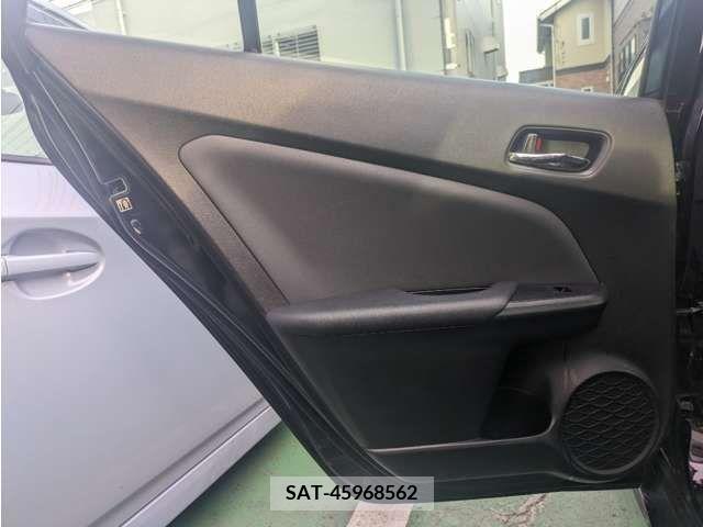 Toyota PRIUS 2022-03 322477-9