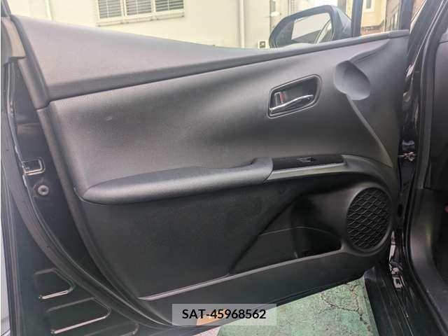 Toyota PRIUS 2022-03 322477-10