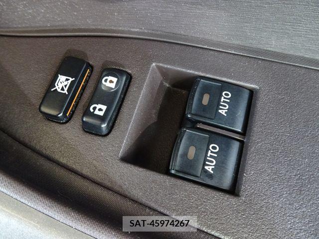 Toyota IQ 2009-06 337296-16