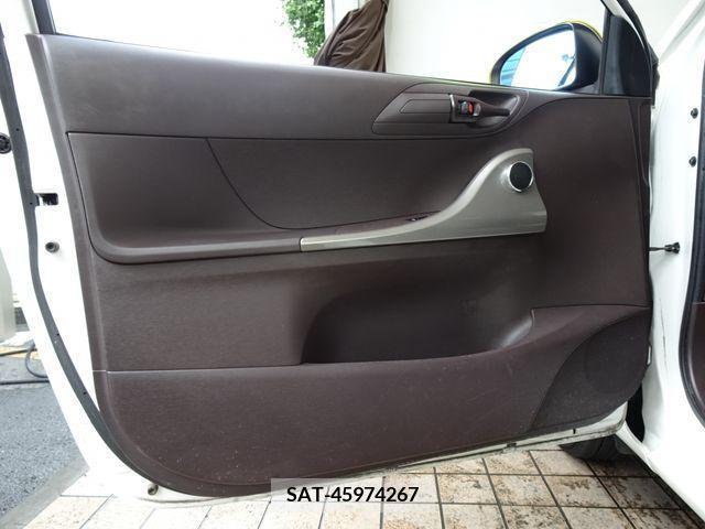 Toyota IQ 2009-06 337296-22
