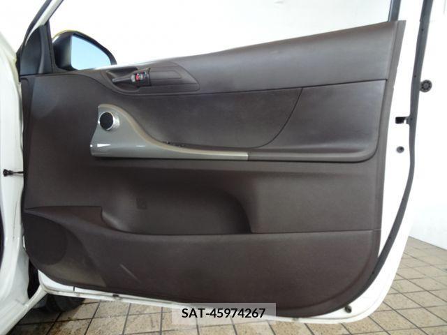 Toyota IQ 2009-06 337296-20