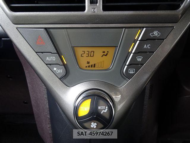 Toyota IQ 2009-06 337296-9