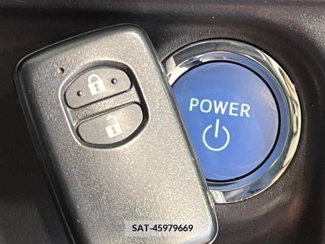 Toyota AQUA 2013-08 345251-5